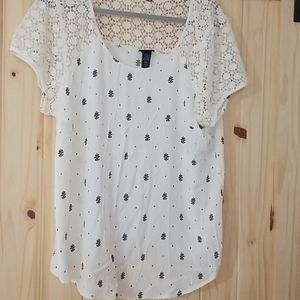 Torrid super cute crepe top...